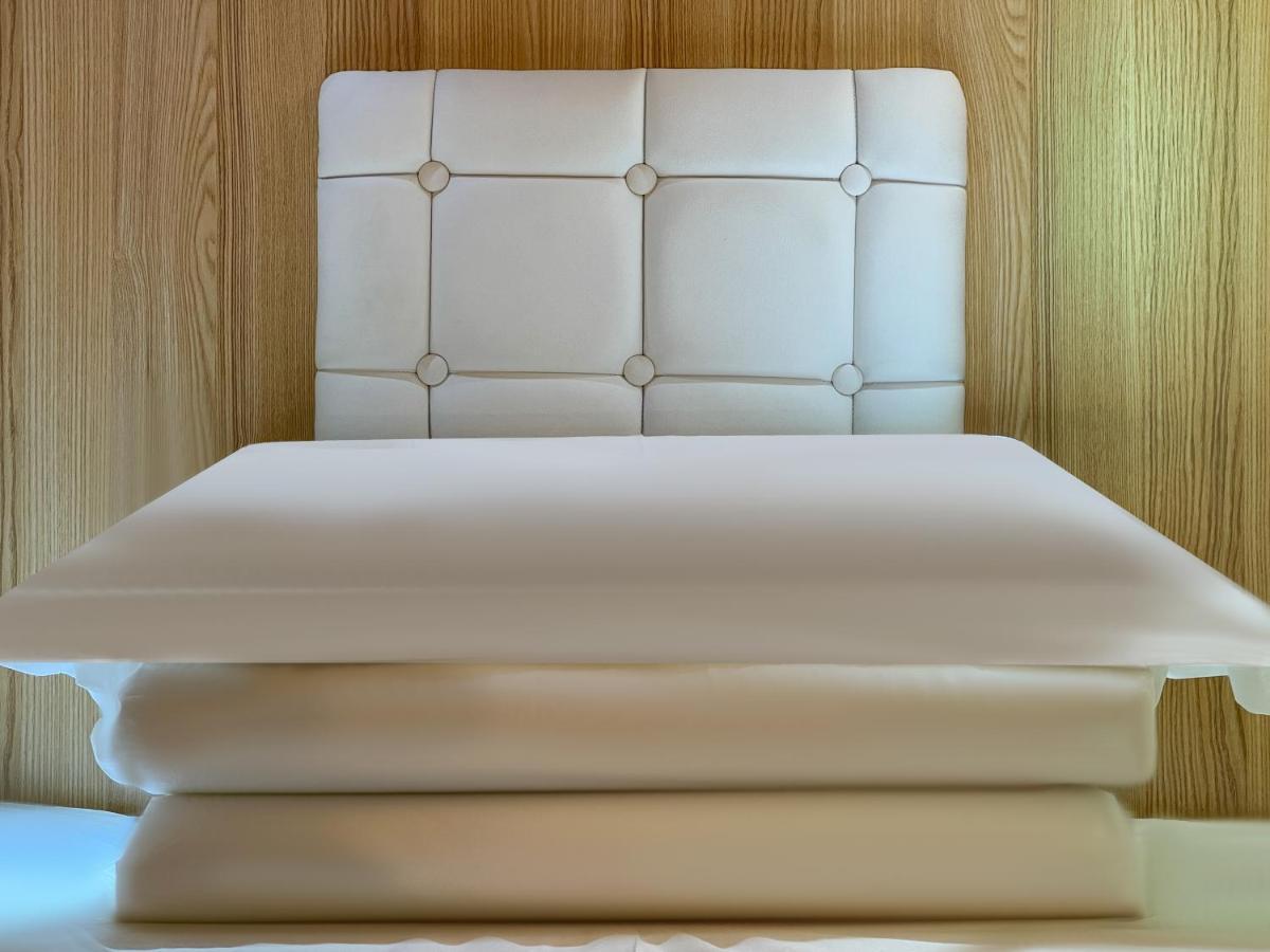 Airone Capsule Hotel Hobart Esterno foto